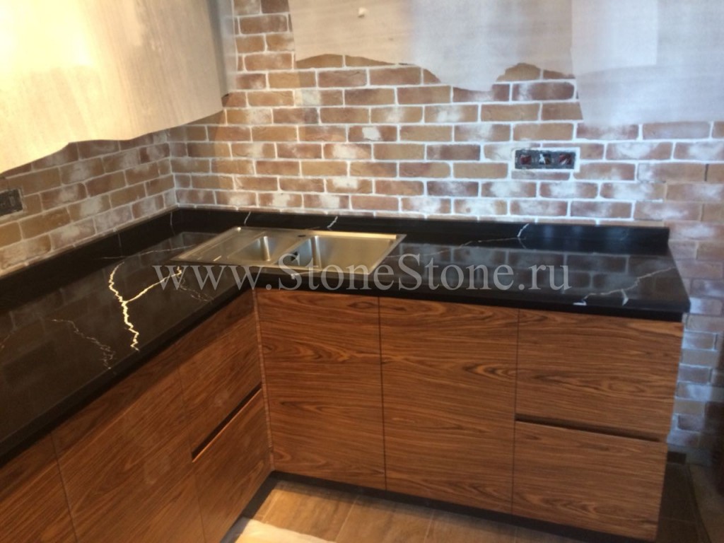 ���������� �� �������������� ����� Vicostone Nero Marquina BQ8730